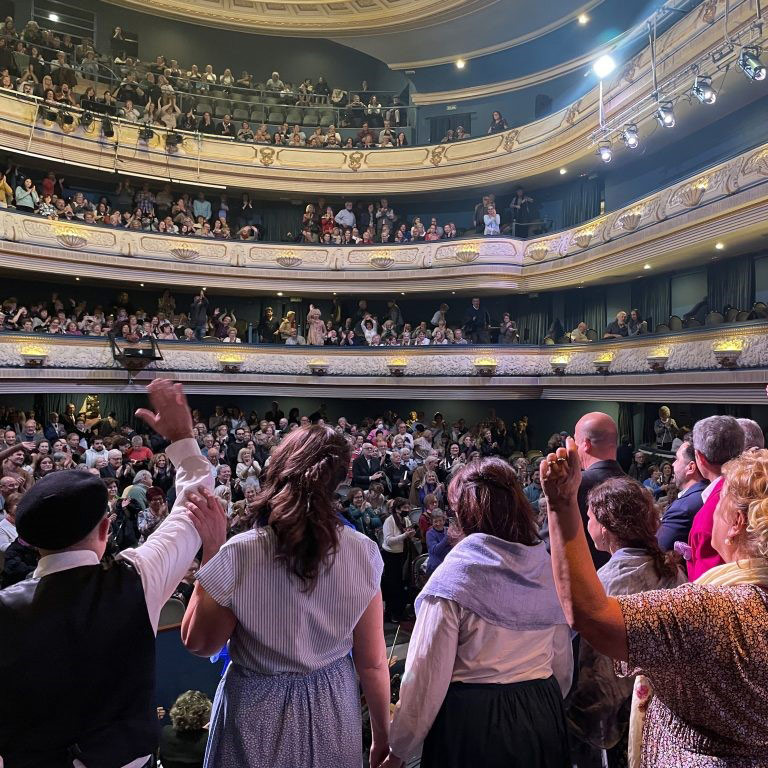foto-teatro-home-zarzuala-lirical-alicante